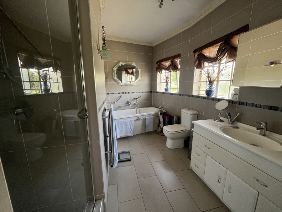 4 Bedroom Property for Sale in Dowerglen Gauteng