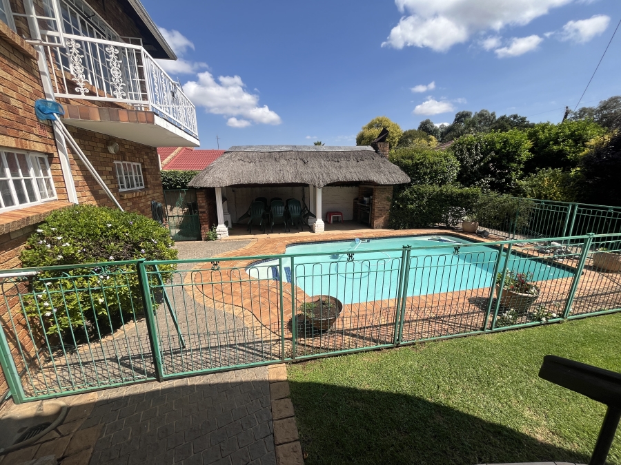 4 Bedroom Property for Sale in Dowerglen Gauteng