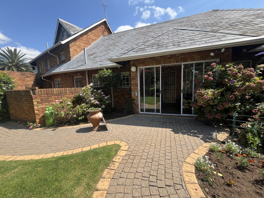 4 Bedroom Property for Sale in Dowerglen Gauteng
