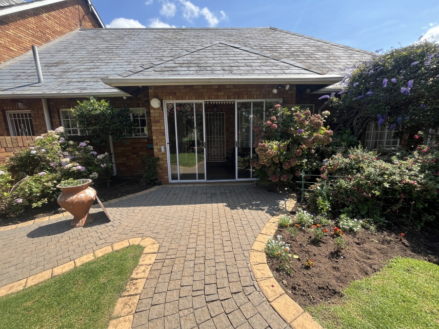 4 Bedroom Property for Sale in Dowerglen Gauteng