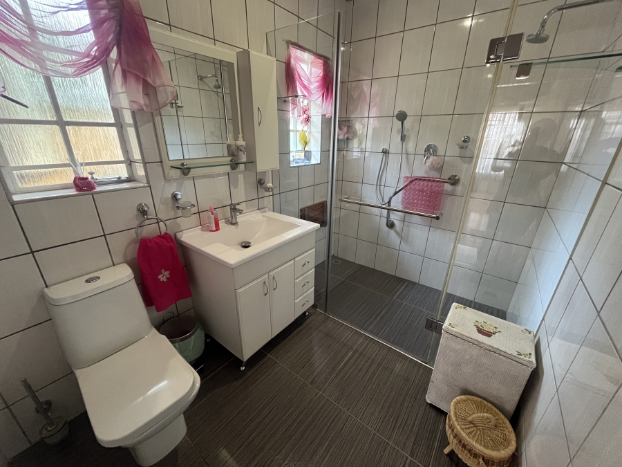 4 Bedroom Property for Sale in Dowerglen Gauteng