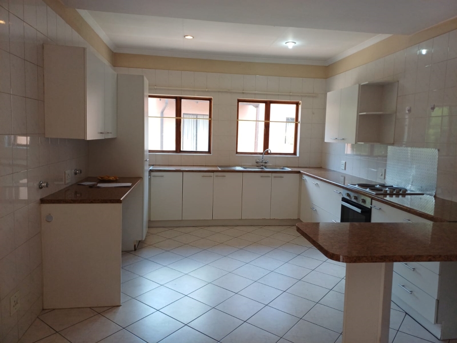 2 Bedroom Property for Sale in Buurendal Gauteng