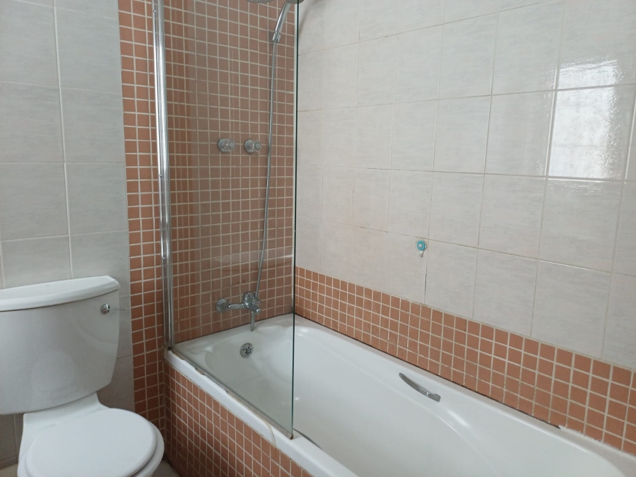 2 Bedroom Property for Sale in Buurendal Gauteng