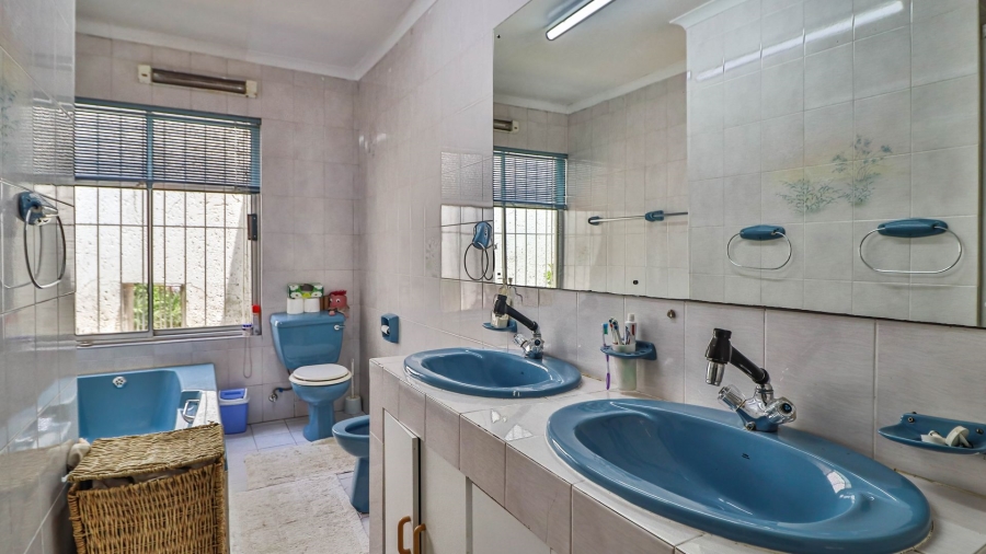 3 Bedroom Property for Sale in Savoy Estate Gauteng
