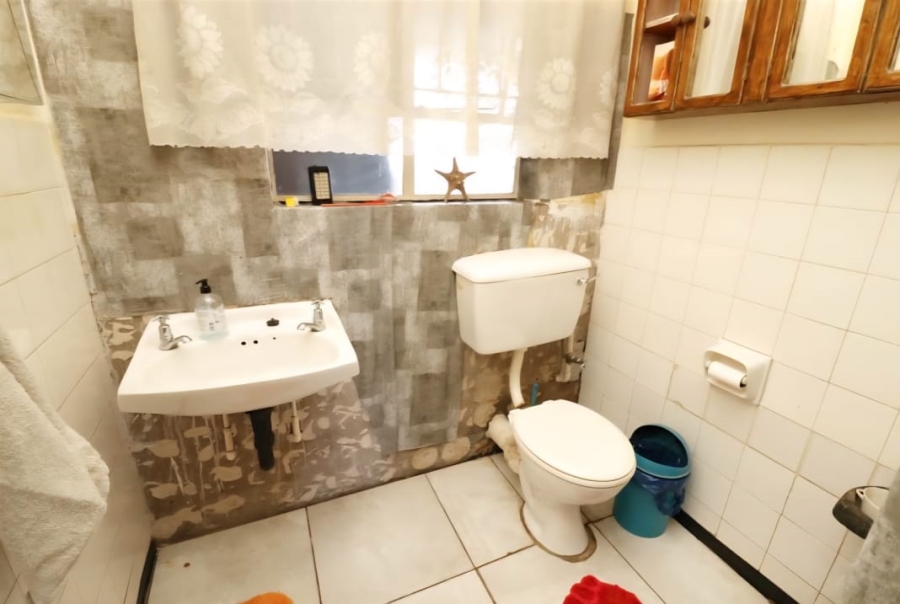 3 Bedroom Property for Sale in Strubenvale Gauteng