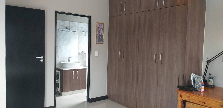 3 Bedroom Property for Sale in Parkhaven Gauteng