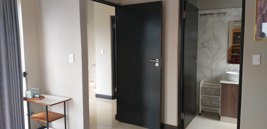 3 Bedroom Property for Sale in Parkhaven Gauteng