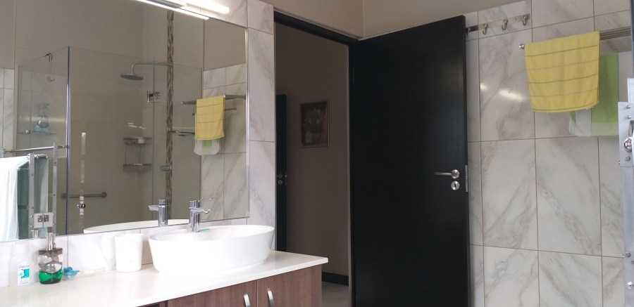 3 Bedroom Property for Sale in Parkhaven Gauteng