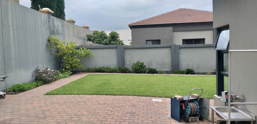 3 Bedroom Property for Sale in Parkhaven Gauteng