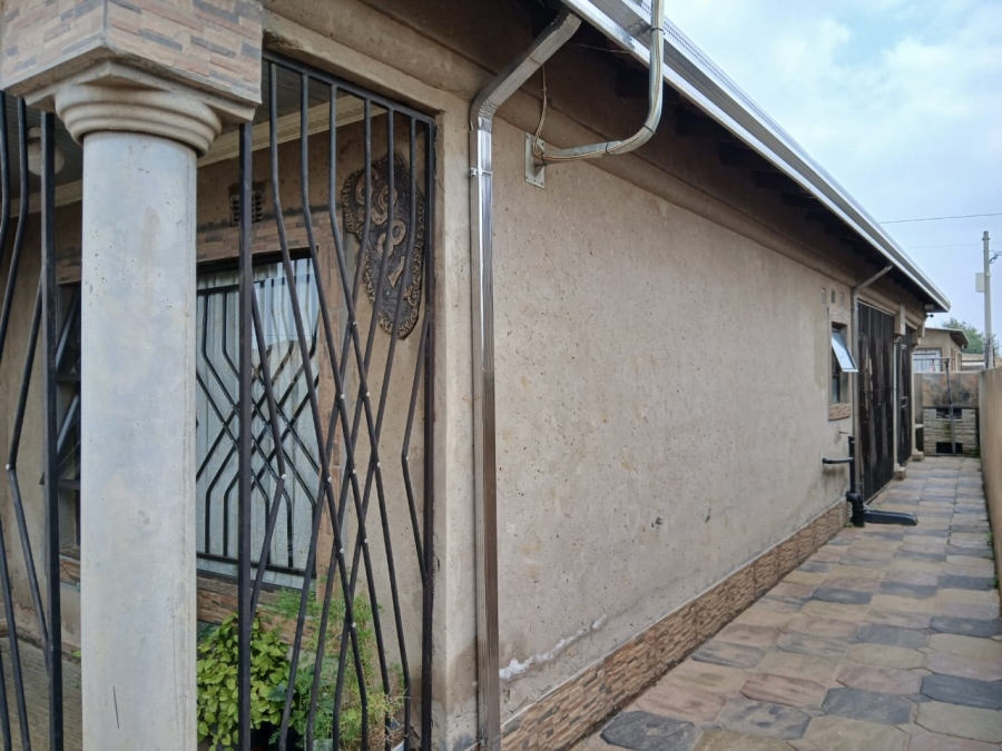 3 Bedroom Property for Sale in Daveyton Gauteng