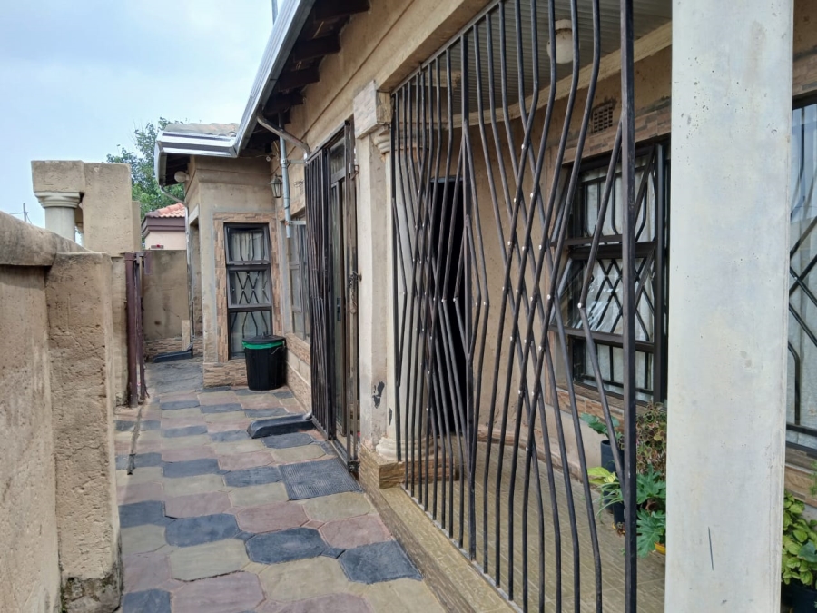 3 Bedroom Property for Sale in Daveyton Gauteng