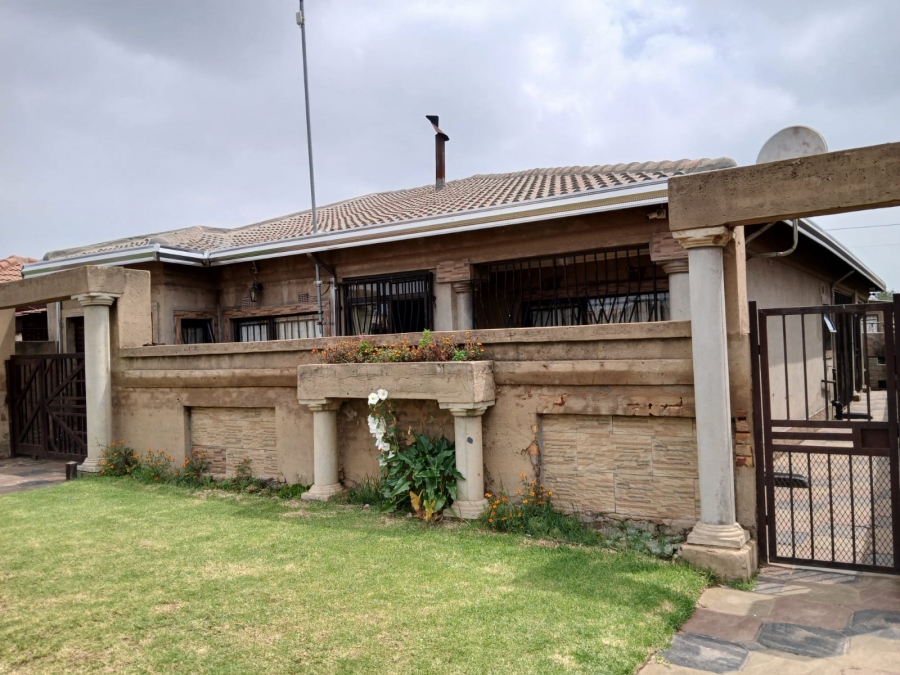 3 Bedroom Property for Sale in Daveyton Gauteng
