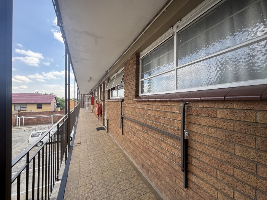 2 Bedroom Property for Sale in Raceview Gauteng