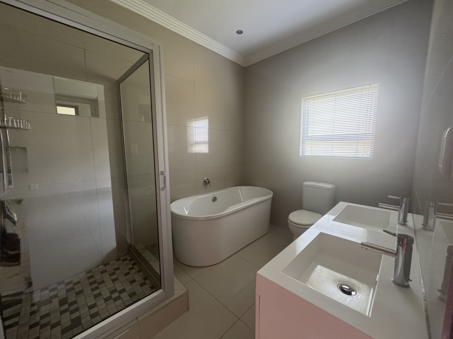 3 Bedroom Property for Sale in New Redruth Gauteng