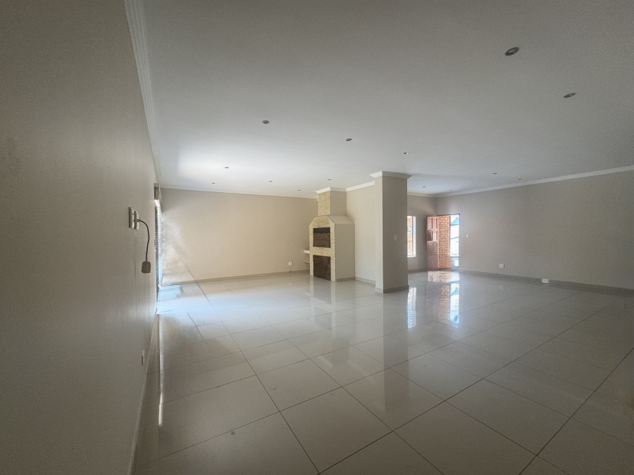 3 Bedroom Property for Sale in New Redruth Gauteng