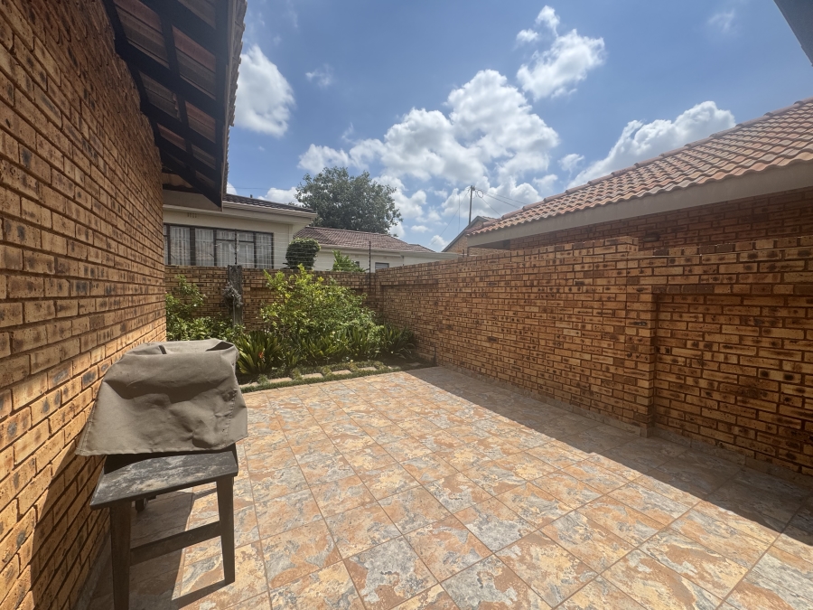 3 Bedroom Property for Sale in New Redruth Gauteng