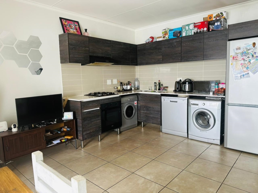 1 Bedroom Property for Sale in Bryanston Gauteng
