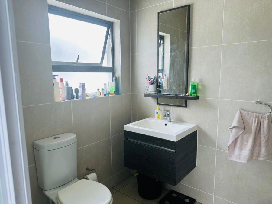 1 Bedroom Property for Sale in Bryanston Gauteng