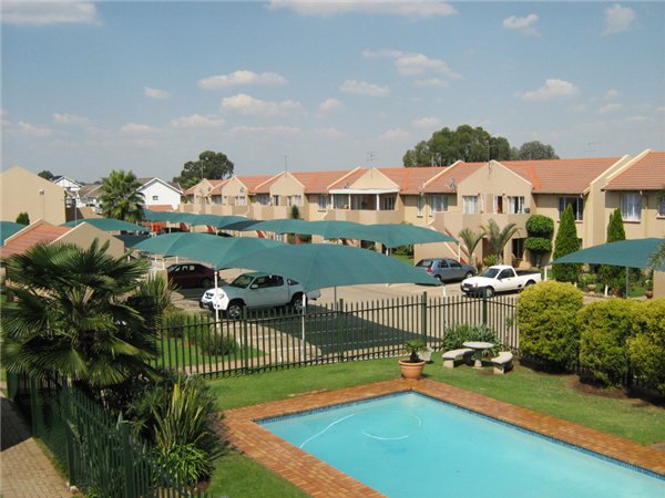 To Let 2 Bedroom Property for Rent in Beyers Park Gauteng