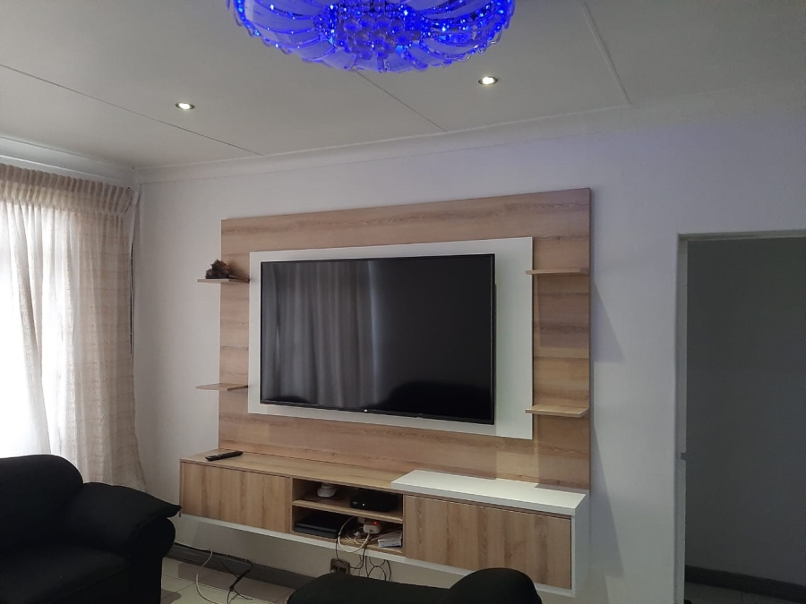 4 Bedroom Property for Sale in Actonville Gauteng