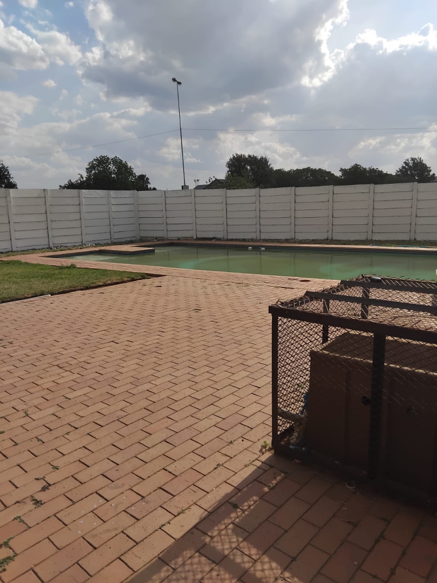 2 Bedroom Property for Sale in Eveleigh Gauteng