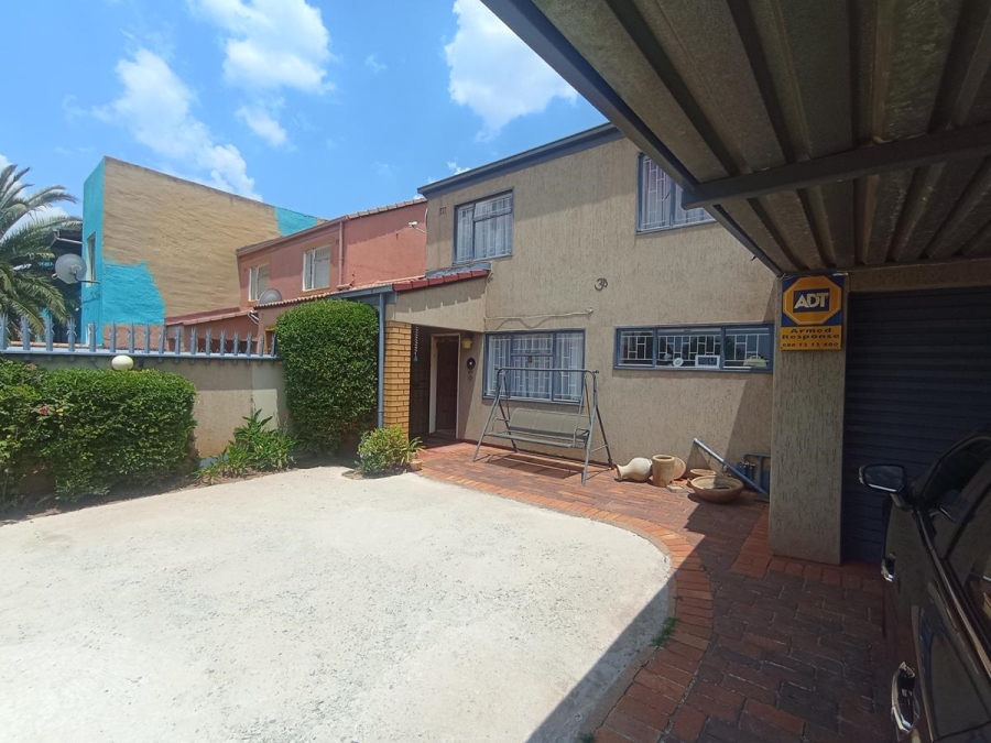 3 Bedroom Property for Sale in Lenasia Ext 10 Gauteng