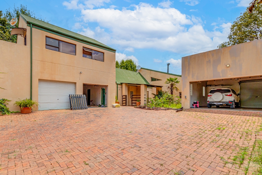 To Let 5 Bedroom Property for Rent in Buccleuch Gauteng