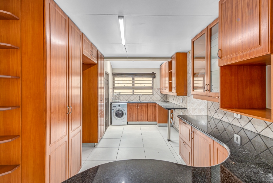 To Let 5 Bedroom Property for Rent in Buccleuch Gauteng