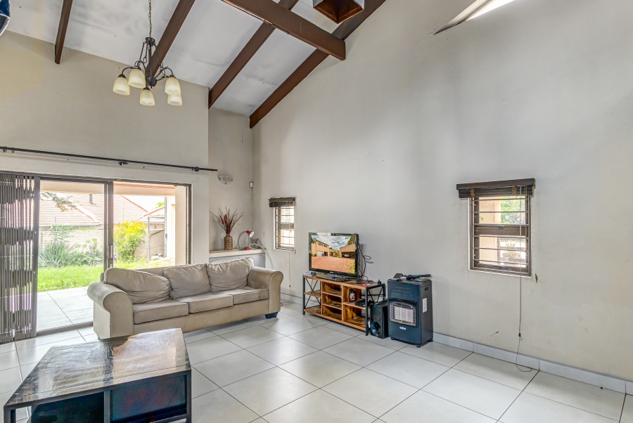 To Let 5 Bedroom Property for Rent in Buccleuch Gauteng