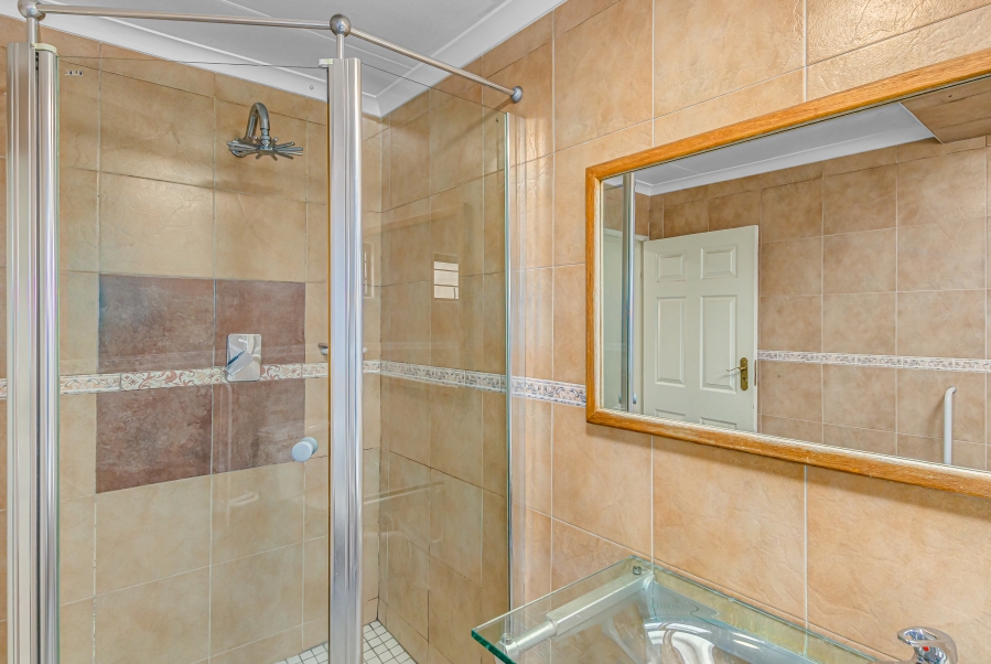 To Let 5 Bedroom Property for Rent in Buccleuch Gauteng