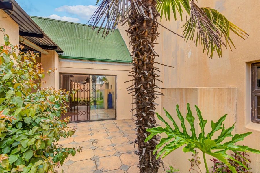 To Let 5 Bedroom Property for Rent in Buccleuch Gauteng