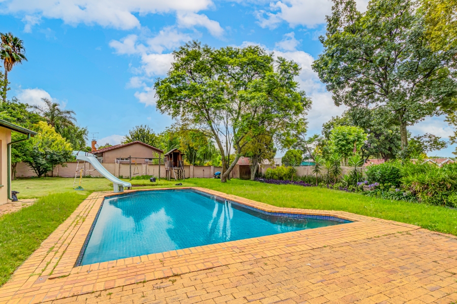 To Let 5 Bedroom Property for Rent in Buccleuch Gauteng