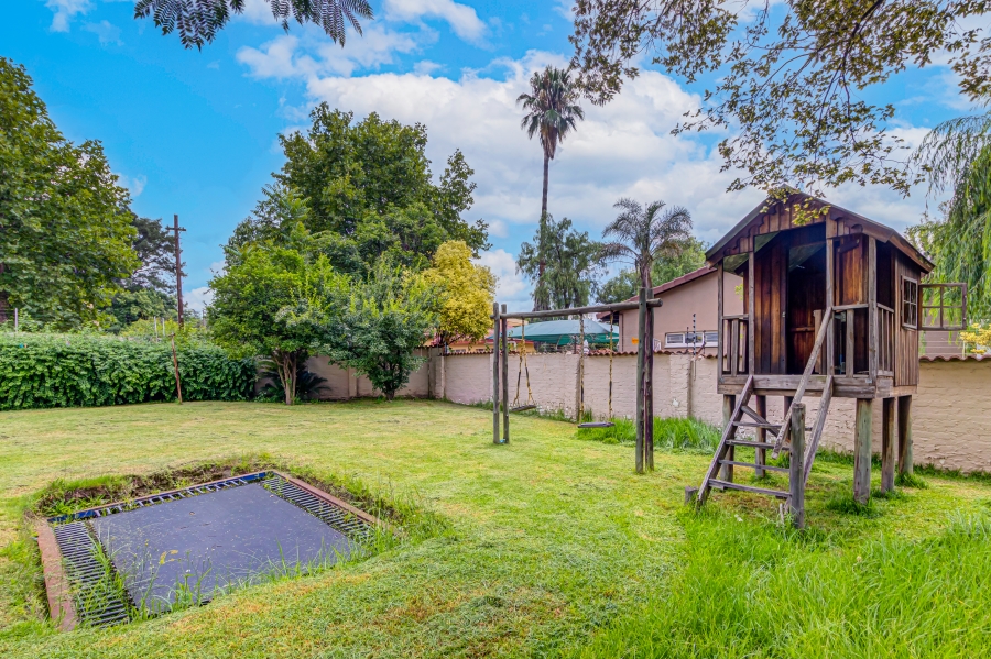 To Let 5 Bedroom Property for Rent in Buccleuch Gauteng