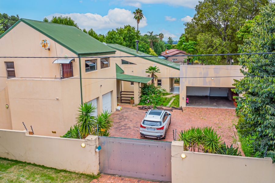 To Let 5 Bedroom Property for Rent in Buccleuch Gauteng