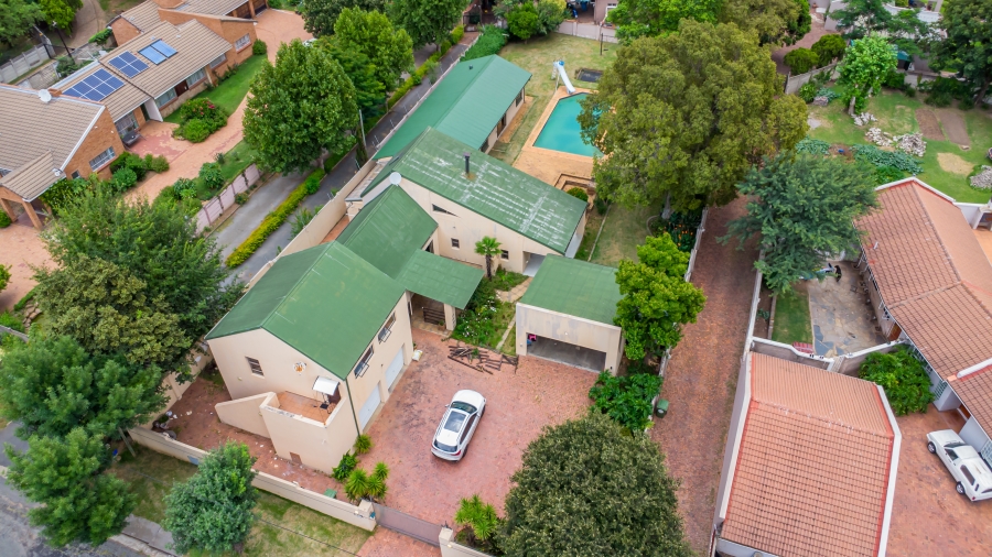 To Let 5 Bedroom Property for Rent in Buccleuch Gauteng