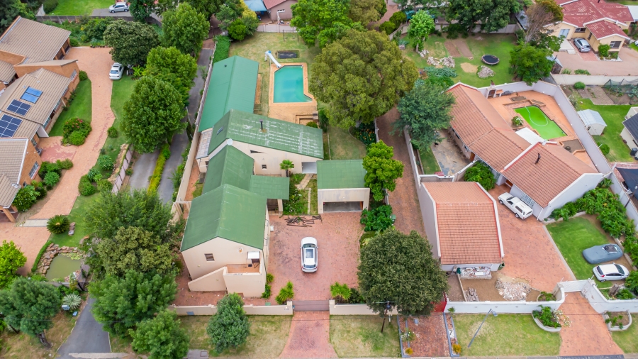 To Let 5 Bedroom Property for Rent in Buccleuch Gauteng