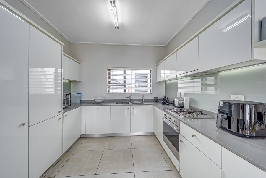 2 Bedroom Property for Sale in Waterfall Gauteng