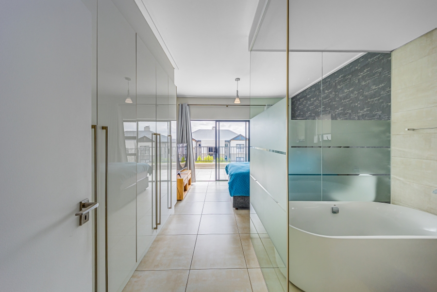 2 Bedroom Property for Sale in Waterfall Gauteng