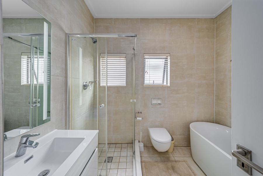 2 Bedroom Property for Sale in Waterfall Gauteng