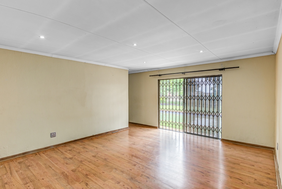 5 Bedroom Property for Sale in Buccleuch Gauteng