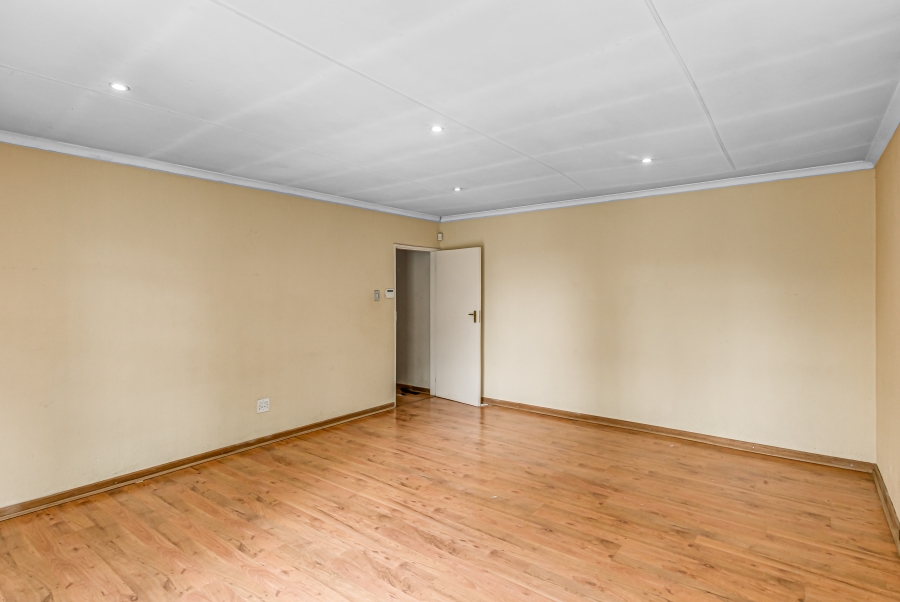 5 Bedroom Property for Sale in Buccleuch Gauteng