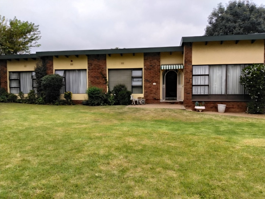 3 Bedroom Property for Sale in Wilro Park Gauteng