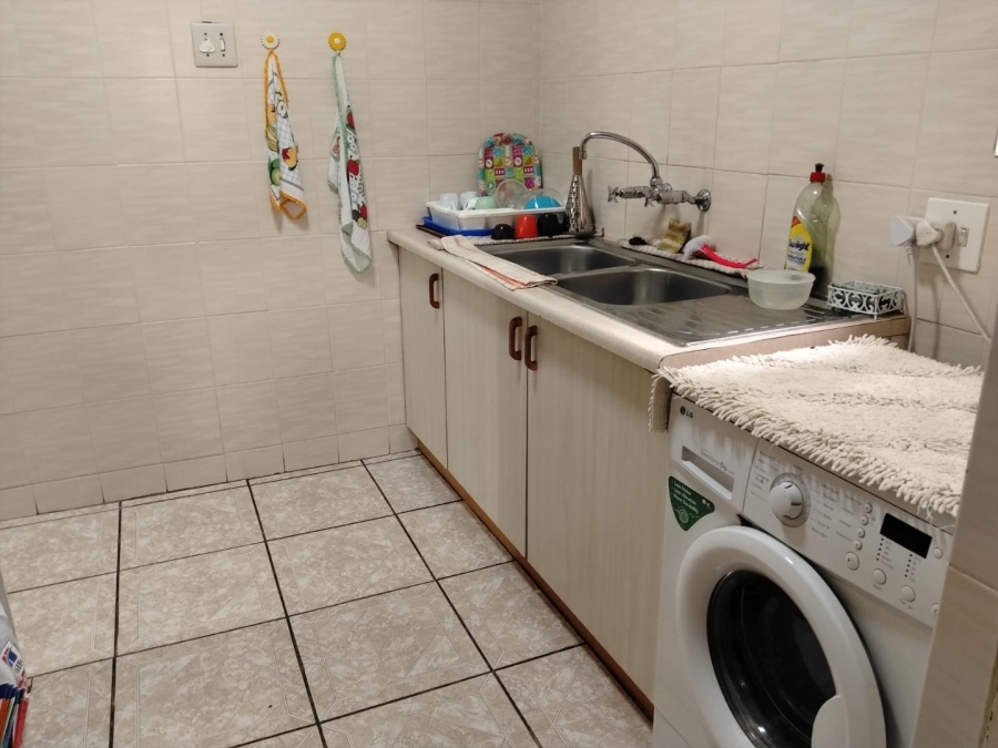 3 Bedroom Property for Sale in Wilro Park Gauteng