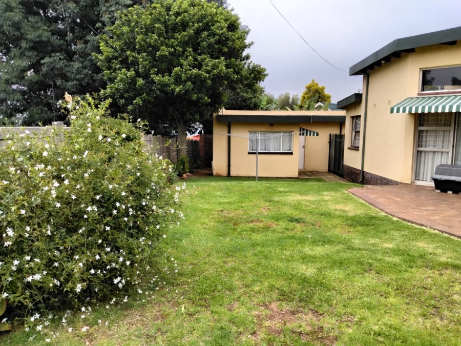 3 Bedroom Property for Sale in Wilro Park Gauteng