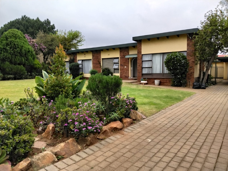 3 Bedroom Property for Sale in Wilro Park Gauteng