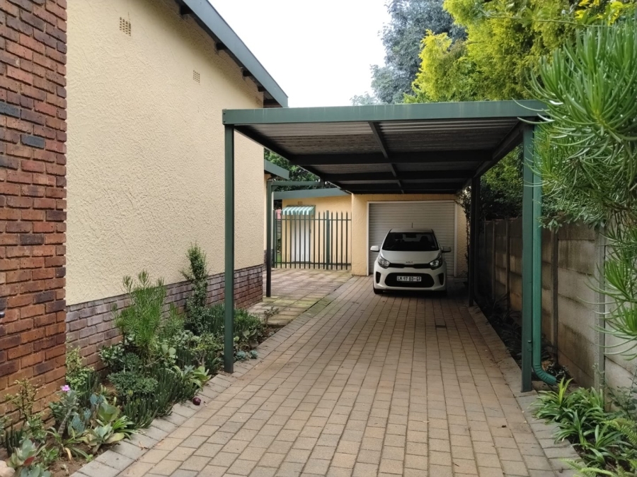 3 Bedroom Property for Sale in Wilro Park Gauteng
