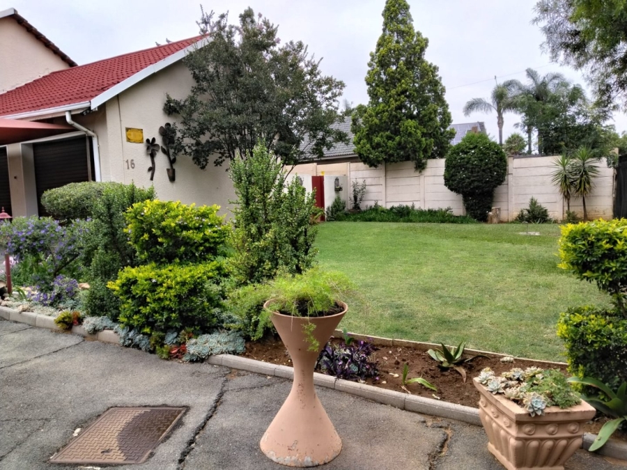 4 Bedroom Property for Sale in Greenhills Gauteng