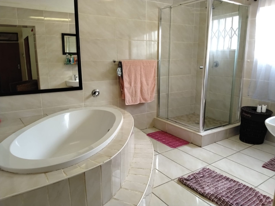 4 Bedroom Property for Sale in Greenhills Gauteng