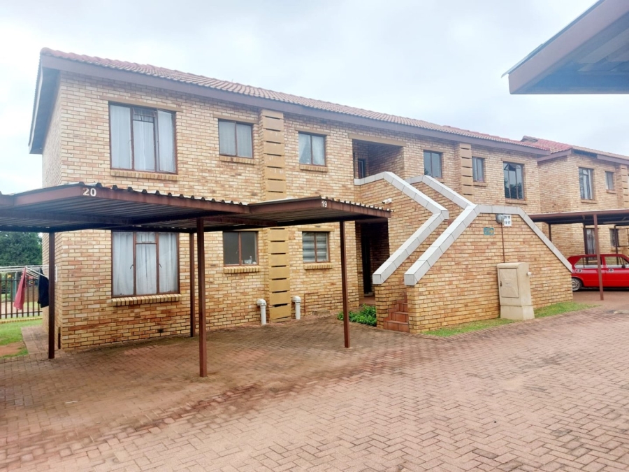 2 Bedroom Property for Sale in Helikonpark Gauteng