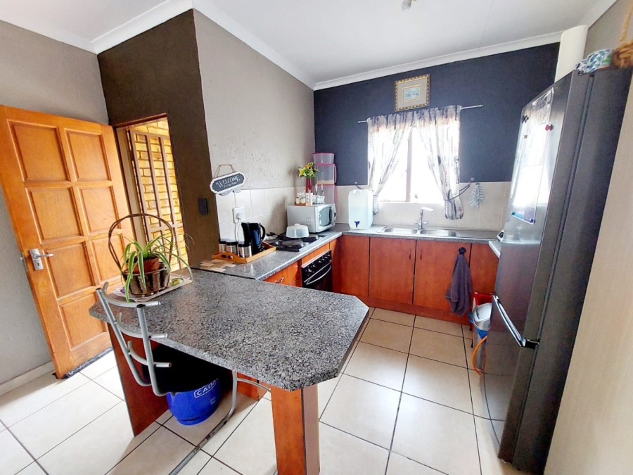 2 Bedroom Property for Sale in Helikonpark Gauteng